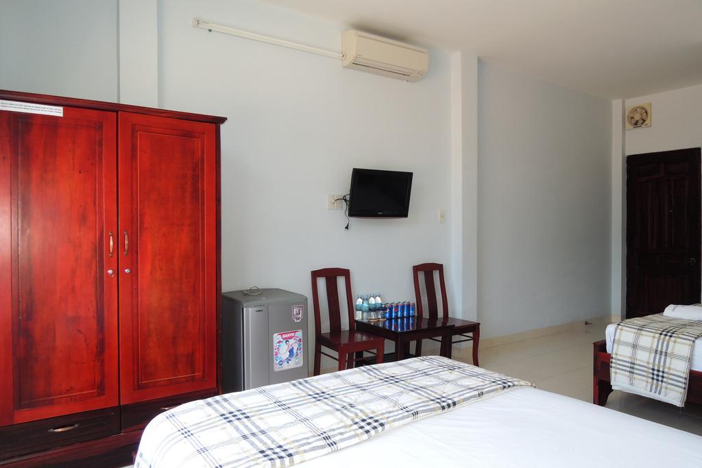 Quang Nhat Hotel Nha Trang Room photo